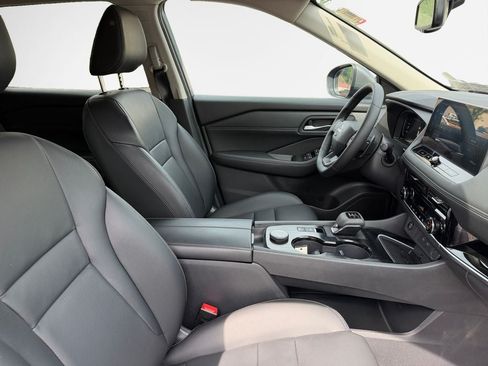 Used 2026 Nissan Rogue SL AWD/4WD image 29