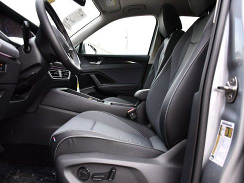 New 2026 Volkswagen Tiguan SE FWD image 12