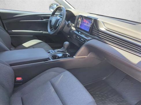 Used 2025 Toyota Camry LE FWD image 22