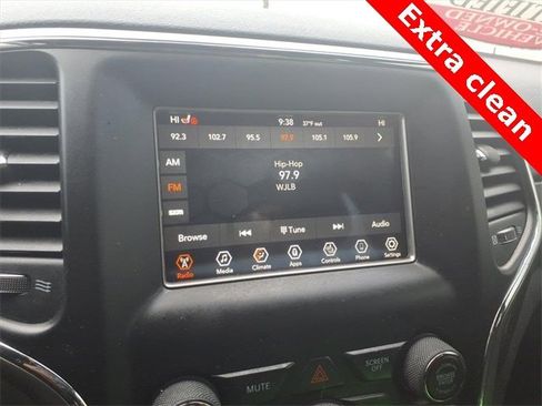 Used 2018 Jeep Grand Cherokee Laredo image 15