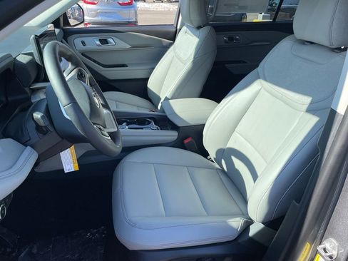 New 2026 Ford Explorer Active w/ Active Comfort Package image 7