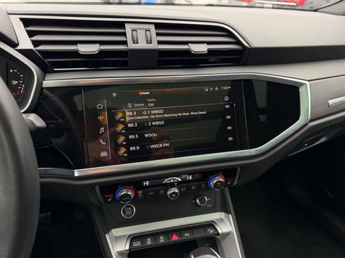 Used 2024 Audi Q3 2.0T Premium image 22