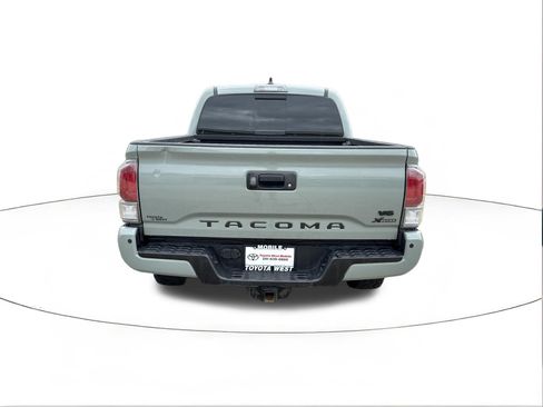 Used 2022 Toyota Tacoma TRD Sport w/ Technology Package AWD/4WD image 2