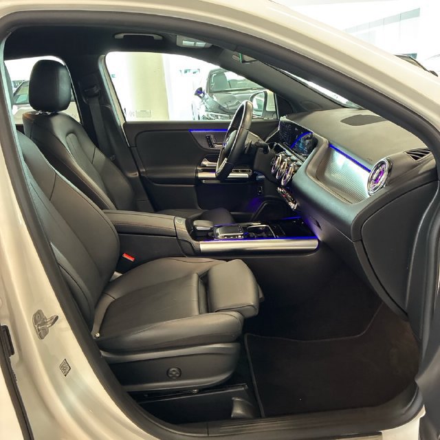 Used 2023 Mercedes-Benz GLA 250 4MATIC image 9