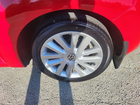 Used 2008 Volkswagen Beetle SE image 28