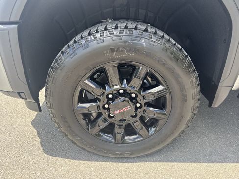 New 2026 GMC Sierra 2500 AT4 w/ AT4 Premium Plus Package AWD/4WD image 19