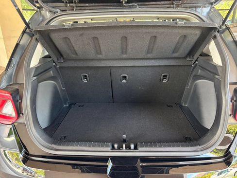 Used 2025 Hyundai Venue SEL FWD image 31