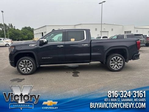 Used 2022 GMC Sierra 1500 Denali w/ Denali Reserve Package AWD/4WD image 1