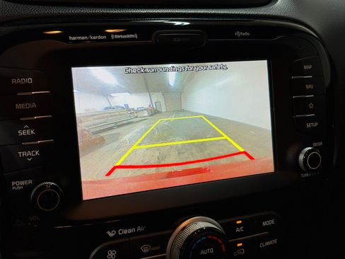 Used 2019 Kia Soul + image 26