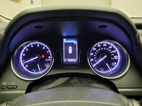 Used 2020 Toyota Camry SE w/ Carpet Mat Package image 23