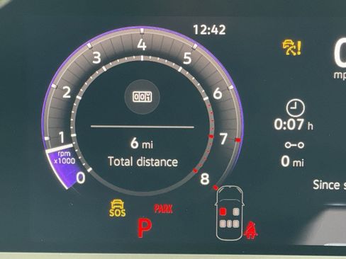 New 2026 Volkswagen Tiguan SE FWD image 28