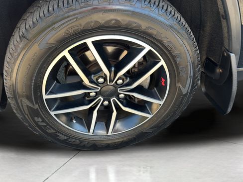 Used 2020 Jeep Grand Cherokee Trailhawk w/ Premium Lighting Group AWD/4WD image 9