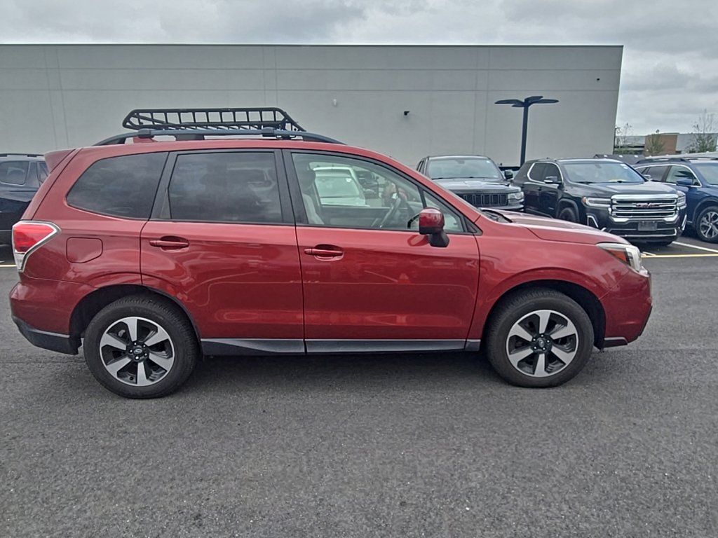 Used 2017 Subaru Forester 2.5i Premium w/ Popular Package #2A AWD/4WD image 4