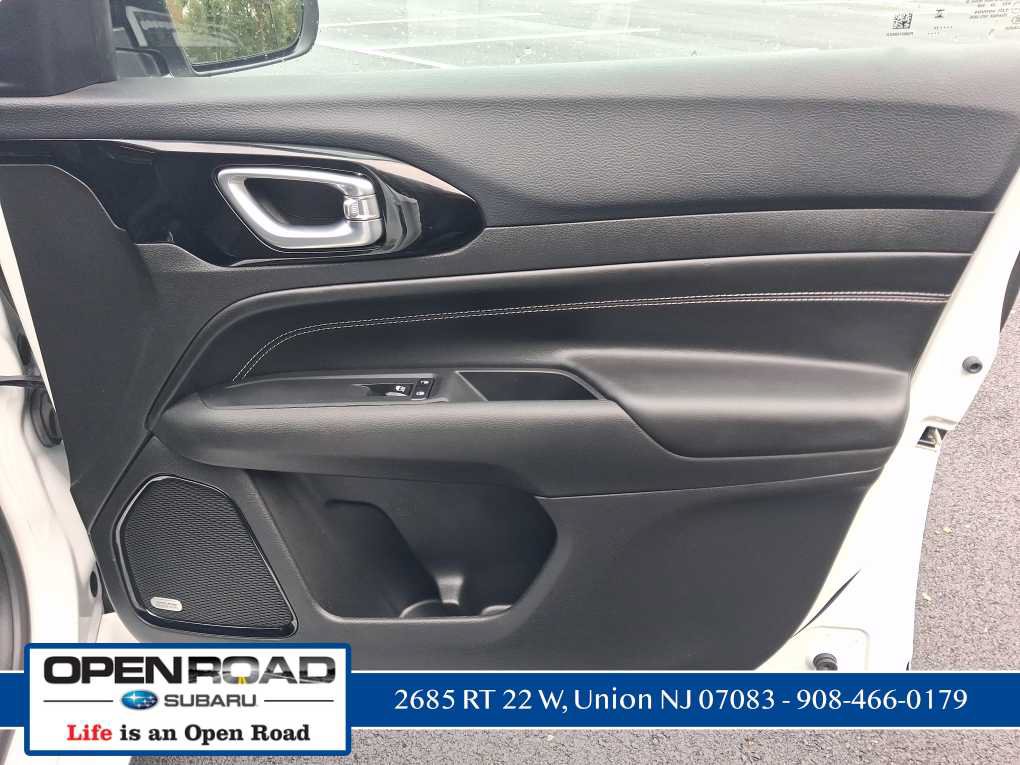Used 2024 Jeep Compass Limited w/ High Altitude Package AWD/4WD image 16