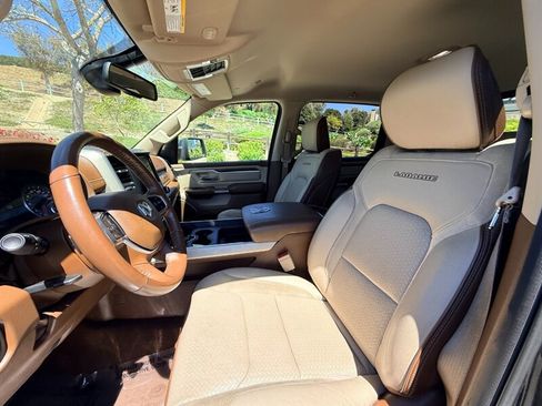 Used 2020 RAM 1500 Laramie AWD/4WD image 7