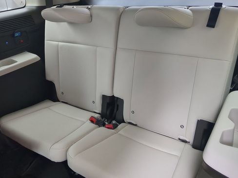 Used 2025 Hyundai Santa Fe Calligraphy image 12