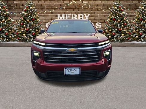 Used 2025 Chevrolet Traverse LT image 8