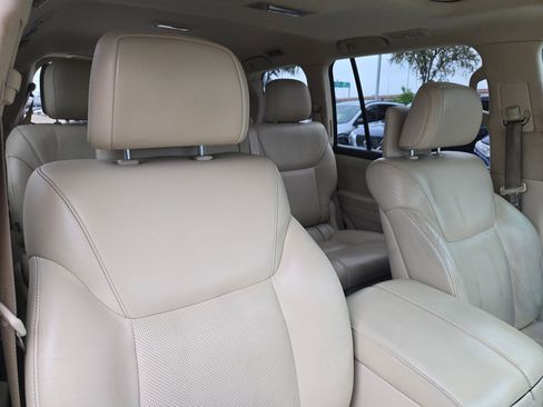 Used 2014 Lexus LX 570 4WD image 35