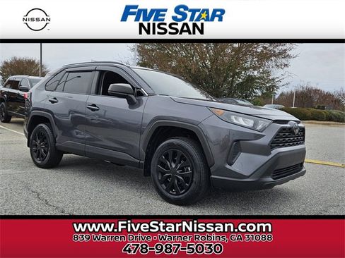 Used 2019 Toyota RAV4 LE image 1