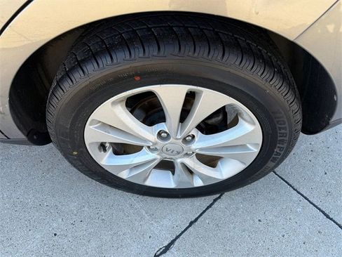 Used 2014 Kia Soul + image 5