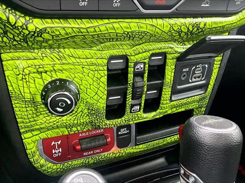 Used 2021 Jeep Gladiator Mojave AWD/4WD image 35
