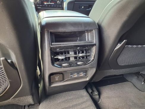 Used 2023 Jeep Grand Cherokee Altitude image 14