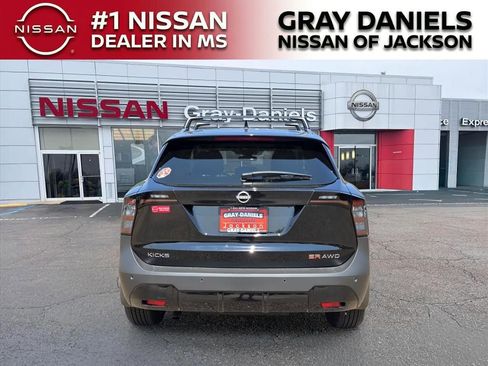 New 2025 Nissan Kicks SR AWD/4WD image 5