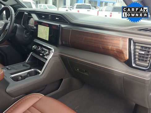 Used 2024 GMC Sierra 3500 Denali Ultimate image 27