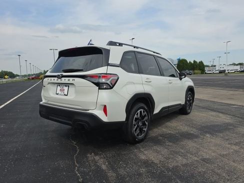 Used 2025 Subaru Forester Premium AWD/4WD image 8