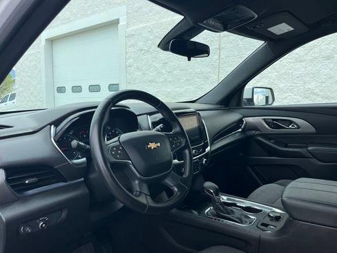 Used 2023 Chevrolet Traverse LT AWD/4WD image 9