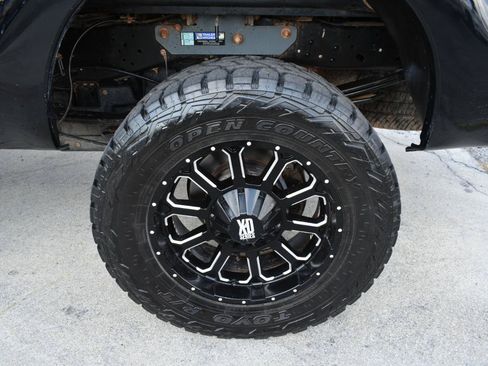 Used 2016 Ford F250 Lariat w/ Lariat Ultimate Package AWD/4WD image 32