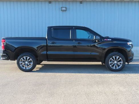 Used 2021 Chevrolet Silverado 1500 RST AWD/4WD image 2