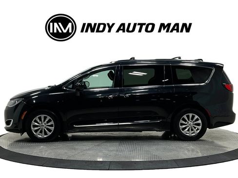 Used 2019 Chrysler Pacifica Touring-L FWD image 7