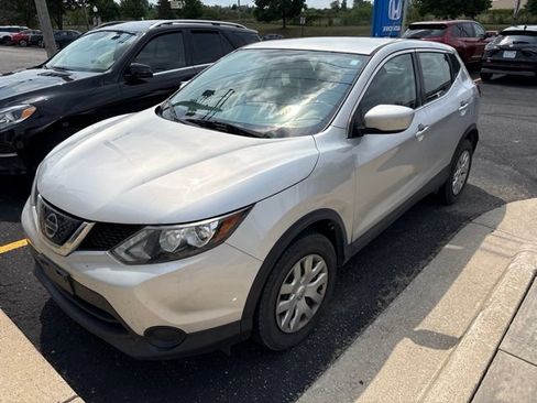 Used 2018 Nissan Rogue Sport S AWD/4WD image 2