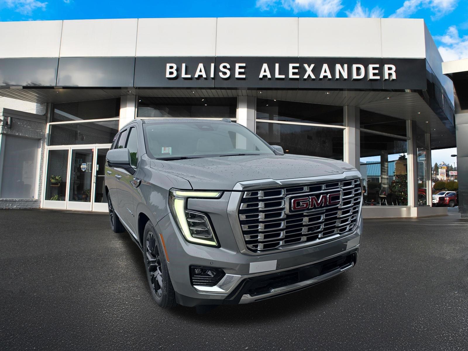 New 2026 GMC Yukon Denali w/ Denali Reserve Package AWD/4WD image 1