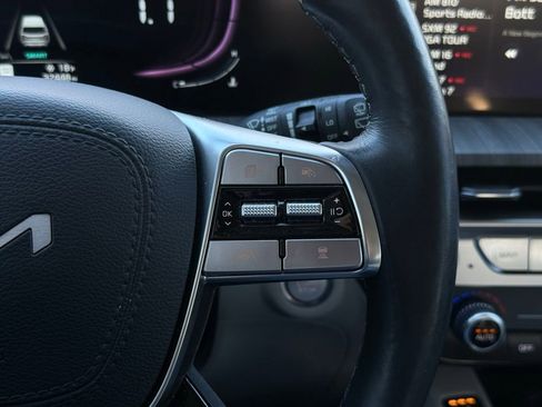 Certified 2023 Kia Telluride EX w/ EX Captain's Chair Package image 33