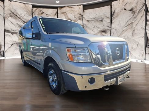 Used 2017 Nissan NV 3500 SL RWD image 3
