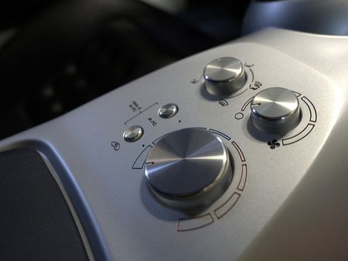 Used 2005 Ford GT image 30