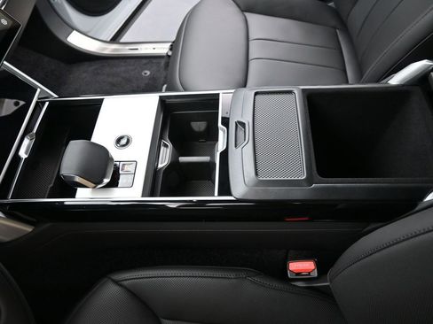 New 2025 Land Rover Range Rover SE AWD/4WD image 29