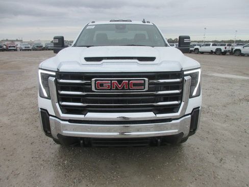 New 2026 GMC Sierra 2500 SLE image 12