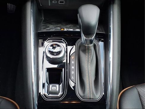 Used 2023 GMC Canyon AT4 w/ AT4 Premium Package image 23