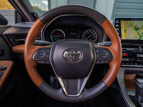 Used 2019 Toyota Avalon Limited image 15