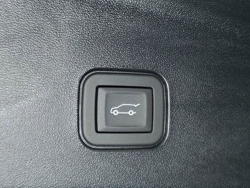 New 2026 Cadillac Vistiq Premium Luxury w/ LPO, Floor Liner Package image 8