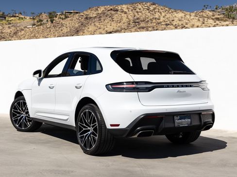 Certified 2026 Porsche Macan AWD/4WD image 3