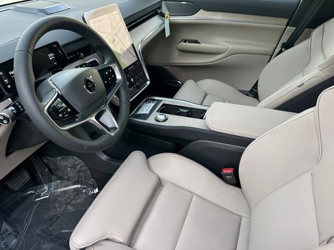 New 2026 Volvo EX90 Plus RWD image 8