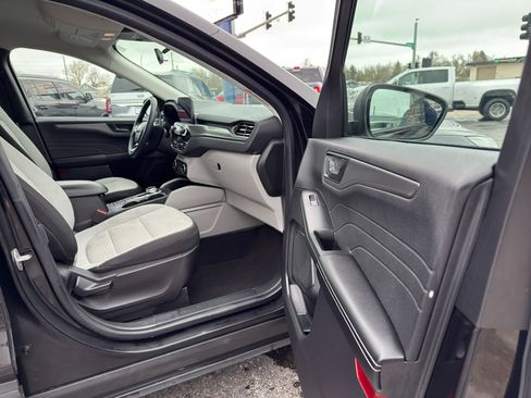 Used 2023 Ford Escape Active AWD/4WD image 16