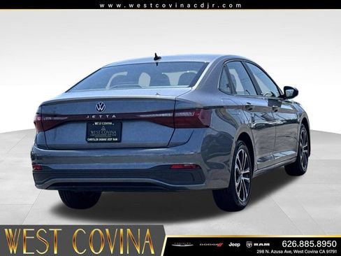 Used 2025 Volkswagen Jetta Sport FWD image 9