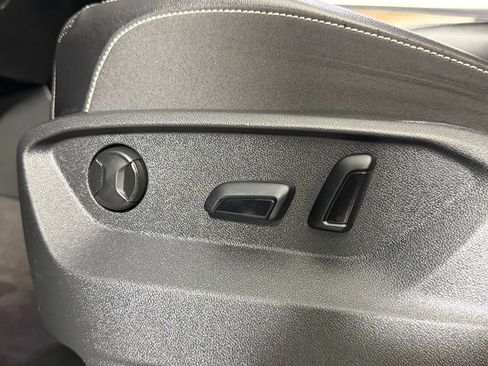Used 2024 Volkswagen Atlas SE AWD/4WD image 24