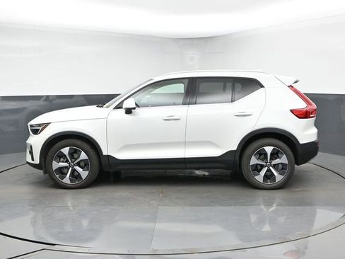 Used 2023 Volvo XC40 B5 Plus w/ Protection Package Premier AWD/4WD image 6