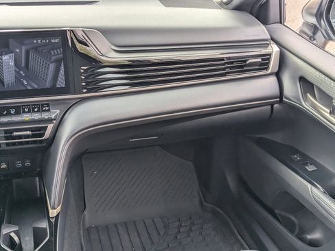 Used 2025 Toyota Camry XSE image 18